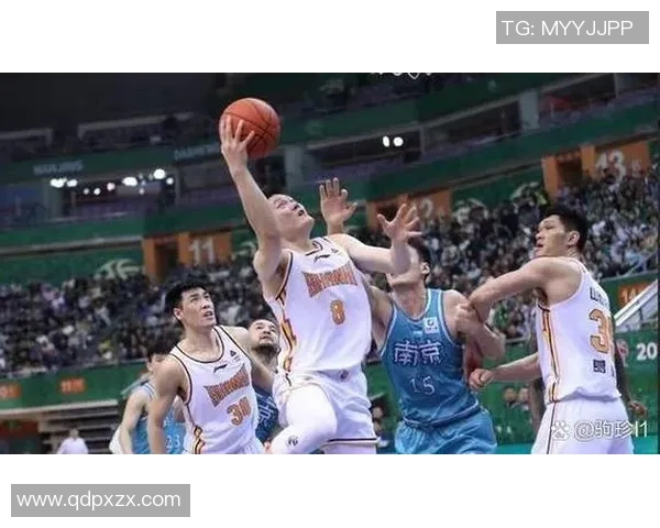 武汉篮球队的战术解析与控制策略深度剖析 武汉篮球队的战术解析与控制策略深度剖析