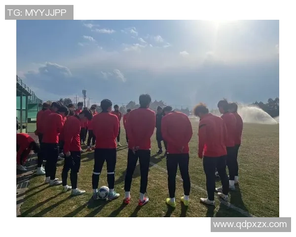 深入探讨上海足球队的战术意识与球员心理素质的对比分析 深入探讨上海足球队的战术意识与球员心理素质的对比分析